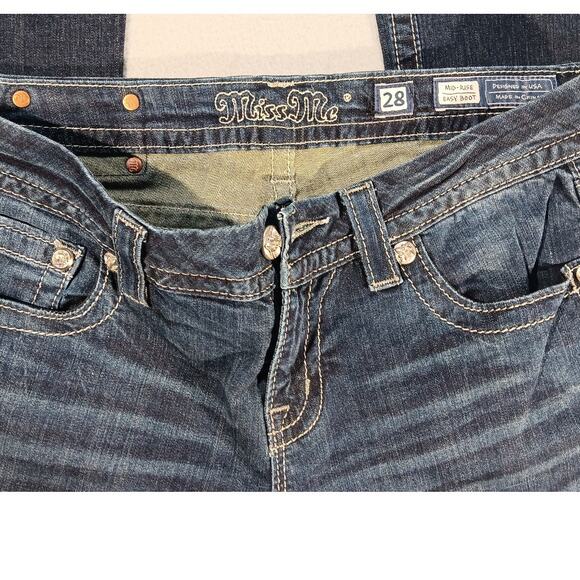 Miss Me Easy Boot Jeans 28 x 29 Mid Rise Dark Wash Cross Embellished Pockets - Picture 4 of 8